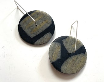 Earrings round gray black gold, spinner disc hoop earrings, circle gray black earrings, gray black geometric earrings,  minimalist earrings