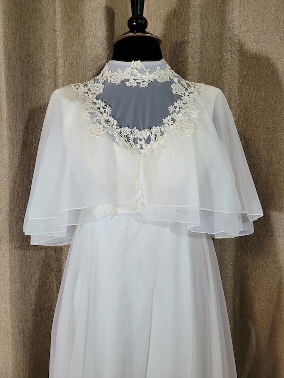 Vintage 1960s/70s Flowy Wedding Gown - image 2