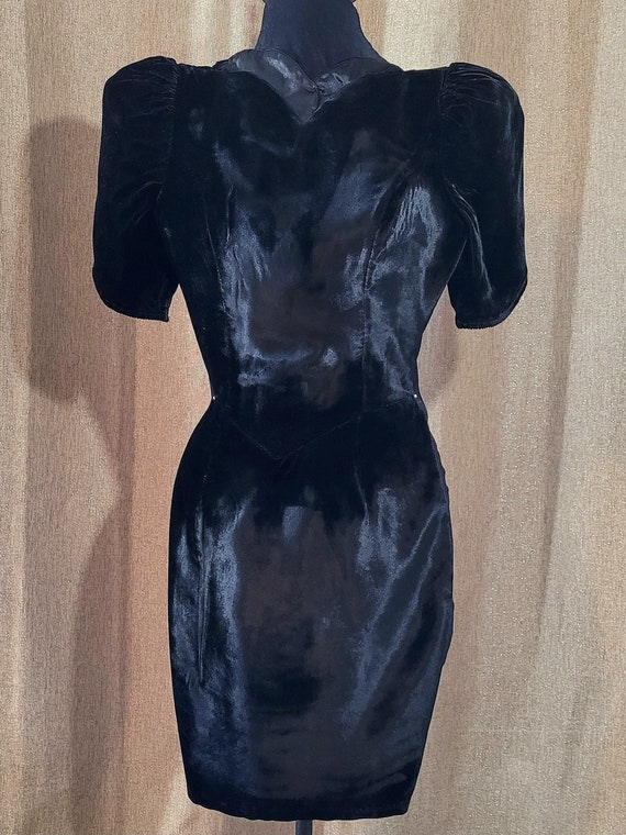 Vintage 1980s black velvet cocktail dress