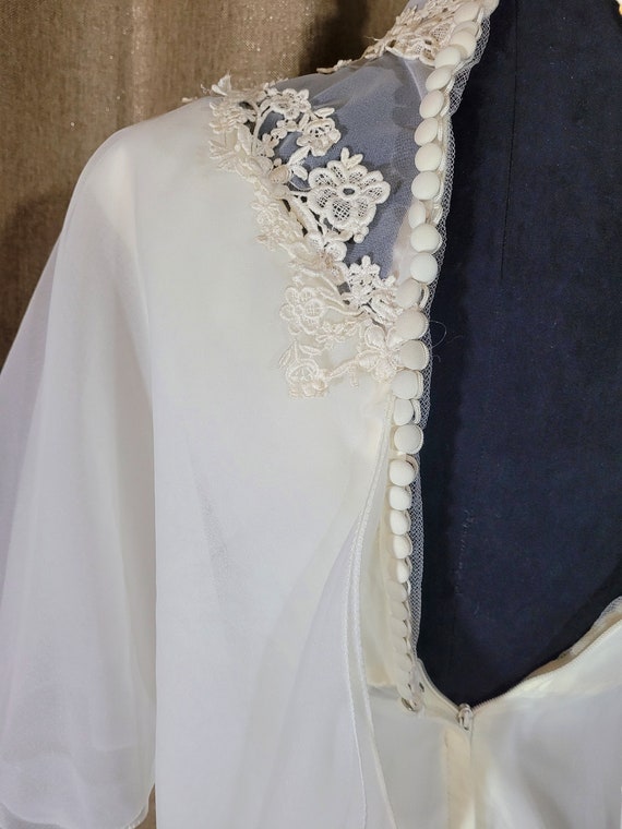 Vintage 1960s/70s Flowy Wedding Gown - image 7