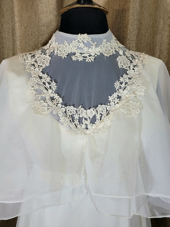 Vintage 1960s/70s Flowy Wedding Gown - image 4