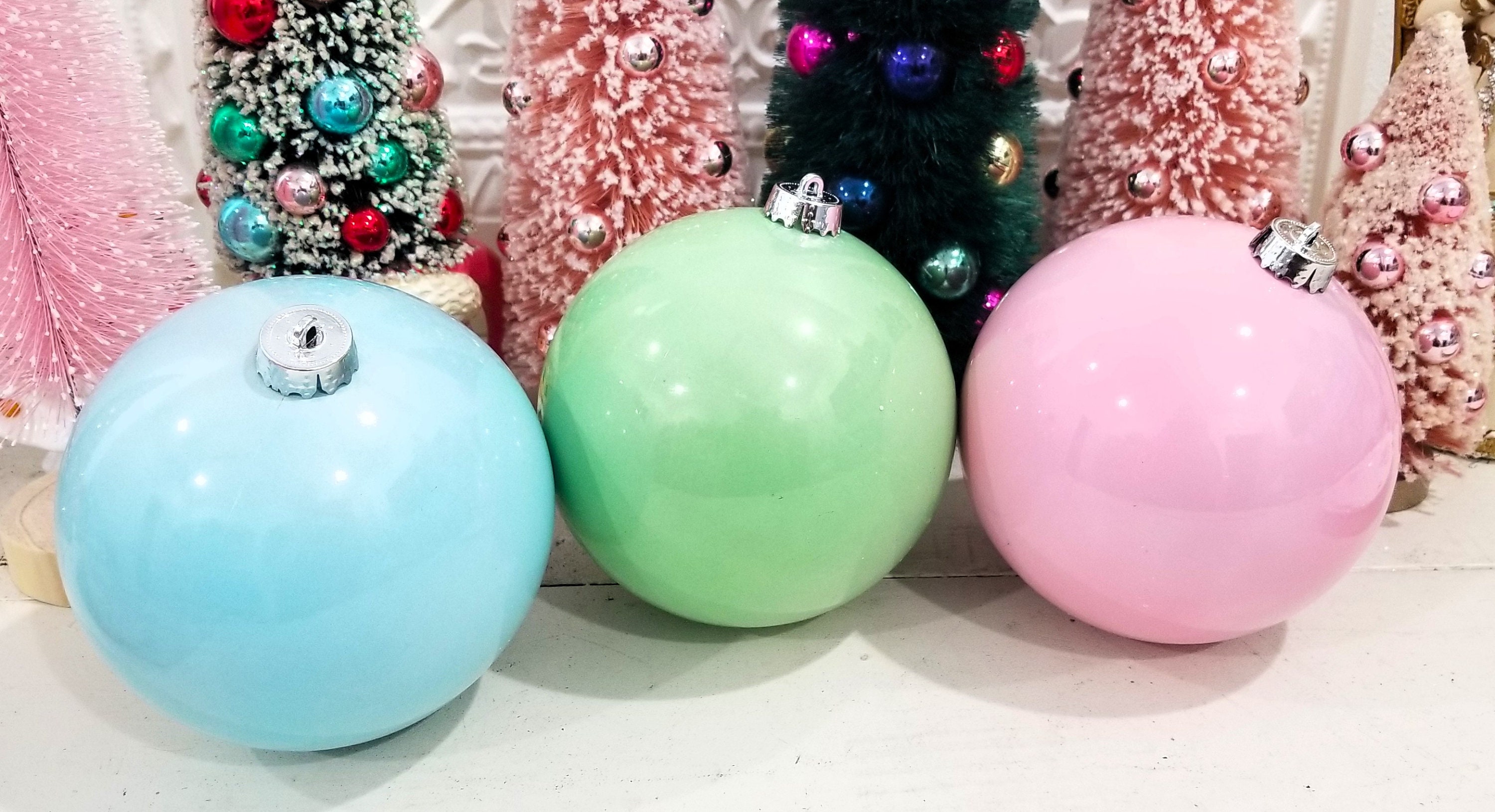 4” Green Clear Swirl Iced Ball Ornament