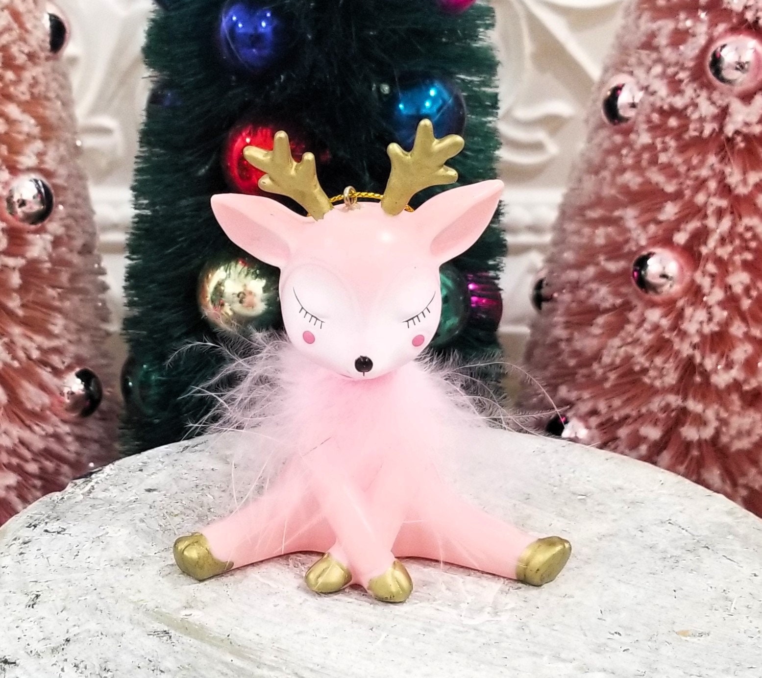 Vintage Crockpot Ornament – Pink Antlers