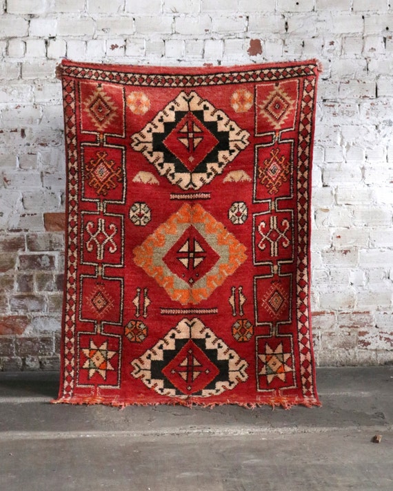 Items similar to Vintage Boujad Moroccan Rug on Etsy