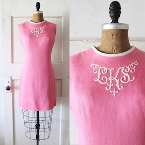 Vintage 1960s Pink Linen Shift Dress with Monogram / 60s Monogrammed Sun Dress / Initials Dress