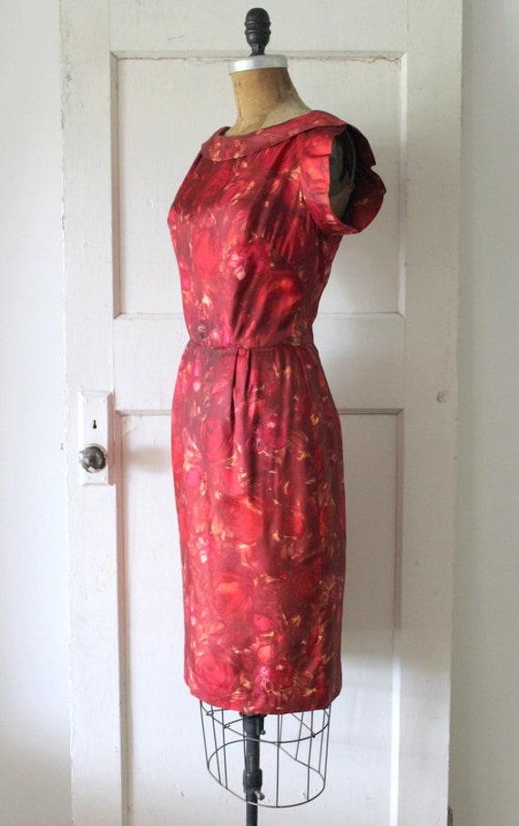 Vintage 1950s Red Floral Print Dress / 50s Abstra… - image 5