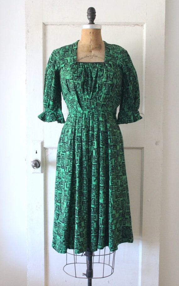 Vintage 1940s Green and Black Rayon Dress / Late … - image 2