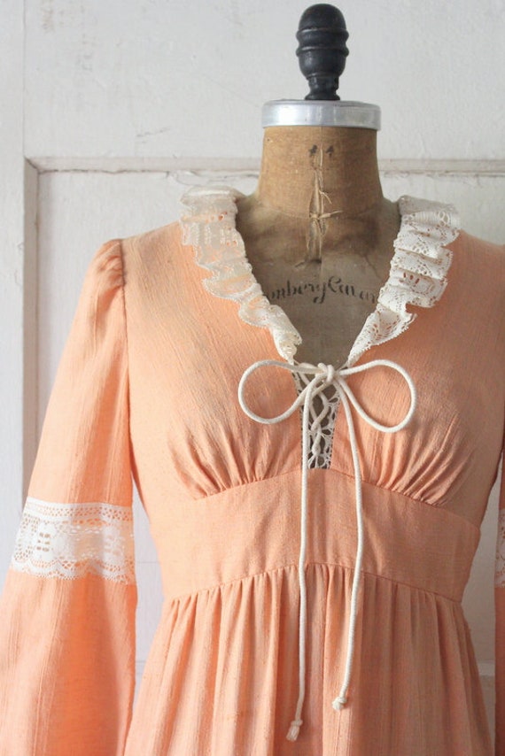 Vintage 1970s Gunne Sax Style Dress / 70s Peach C… - image 3