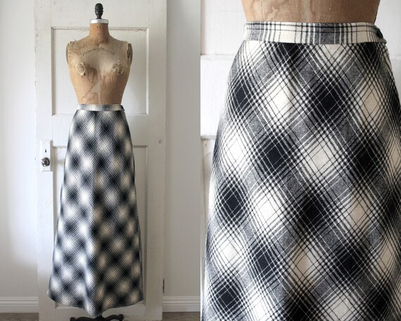 Vintage 1970s White and Black Plaid Maxi Skirt / 7