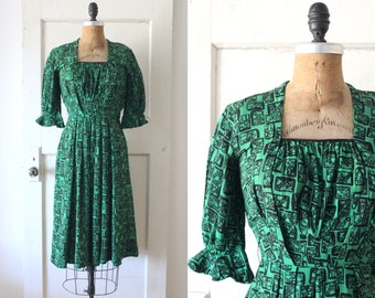 vintage années 1940 Green and Black Rayon Dress / Fin des années 40 Abstract Print Rayon Crepe Dress / Pine Dress