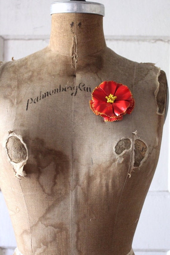 Vintage 1960s Large Red Flower Brooch / 60s Red an