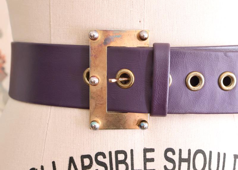 Vintage 60s Brass Purple Leather Belt Vintage 1960s Purple Belt With Brass Buckle / 60s Mod Cinch  main image 4