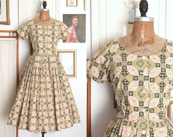 Vintage 1950s Printed Cotton Sun Dress / 50s Hawaiian Tiki Dress with Full Skirt / Sun Fashions Dress