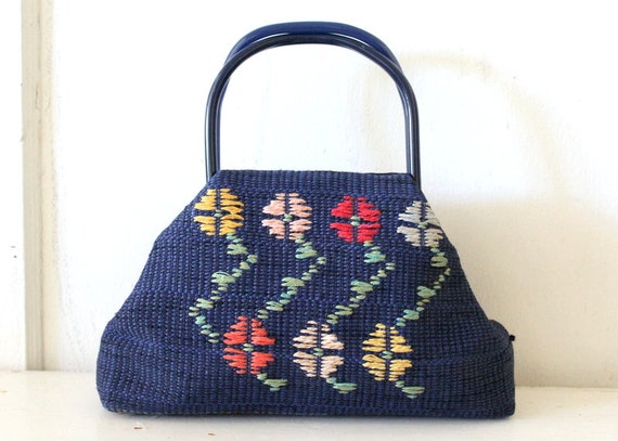 Vintage 1960s Floral Embroidered Purse / 60s Navy… - image 1