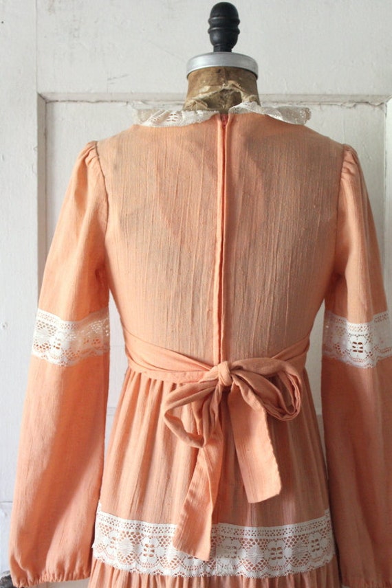 Vintage 1970s Gunne Sax Style Dress / 70s Peach C… - image 8