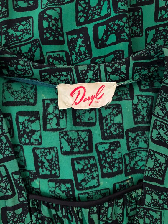 Vintage 1940s Green and Black Rayon Dress / Late … - image 8