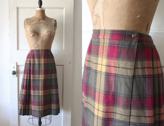 Vintage 1970s Plaid Wool Skirt / 70s Pleated Plaid