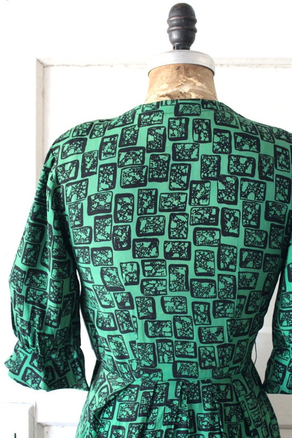 Vintage 1940s Green and Black Rayon Dress / Late … - image 7