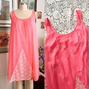 Vintage 1960s Pink Nylon Nightgown / 60s Babydoll Nightgown with Lace / Jayne Nightgown