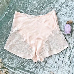 Vintage 1930s Silk and Lace Tap Pants / 30s Pink Silk Tap Panties with Metal Zipper / Pale Pink Tap Pants