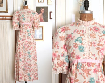 Vintage 1970s Victorian Revival Dress / 70s Pink Floral Print Maxi Dress with Lace / Elizabeth Dress