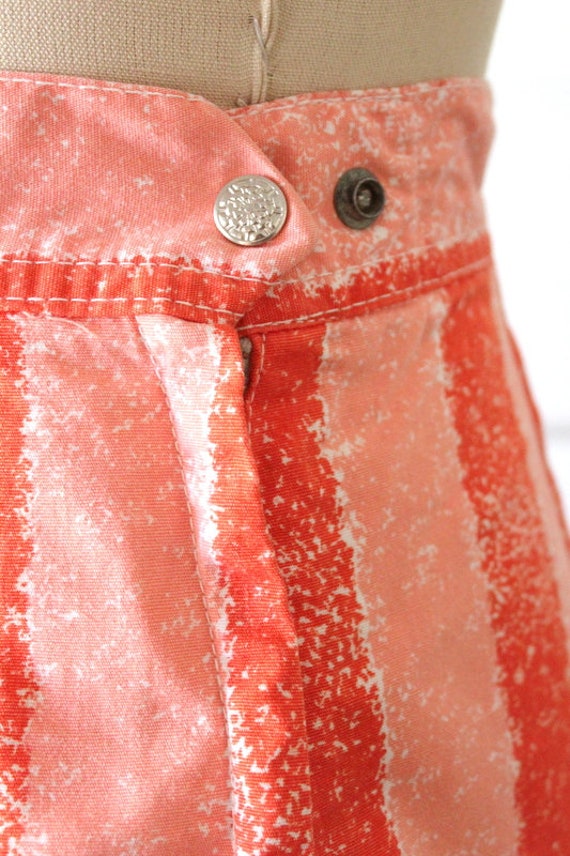 Vintage 1950s Coral Striped Shorts / 50s Cotton H… - image 7