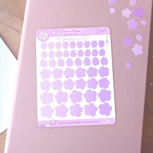 Feuille d'autocollants déco Sakura, fleurs printanières japonaises mates | Adorables petits agendas kawaii en vinyle pour scrapbooking, bullet journals petits pétales