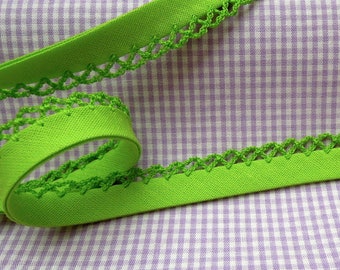 5 m diagonal band with crochet braid Uni light green 56