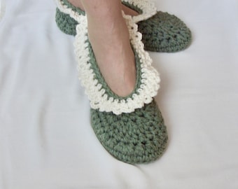 Womens Slipper Crochet PATTERN, Fast and Easy Crochet Shoe Pattern, Womens Crochet Slippers, Lacey Edge Slipper Pattern, Modern Crochet, 23