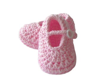 Crochet Baby Booties Pattern: Mary Janes Style (PDF Pattern)