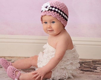 Baby Girl Booties and Hat Set Crochet PATTERN, Baby Hat With Flower and Bow, Easy to Follow Crochet Pattern, Cute Baby Girl Booties, Hat, 6