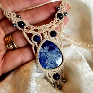 Lapis lazuli macramé pendant necklace boho hippie fairy chic jewel for her, women's gift, gift for her unique and original piece image 4