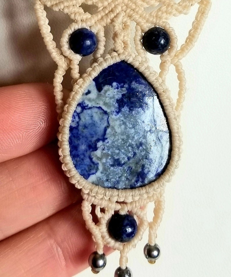 Lapis lazuli macramé pendant necklace boho hippie fairy chic jewel for her, women's gift, gift for her unique and original piece image 6