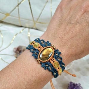 Fairy Macrame Bracelet with Labradorite and Amber | Golden Leaves | Magical Handmade Jewelry in Petrol Blue and Orange