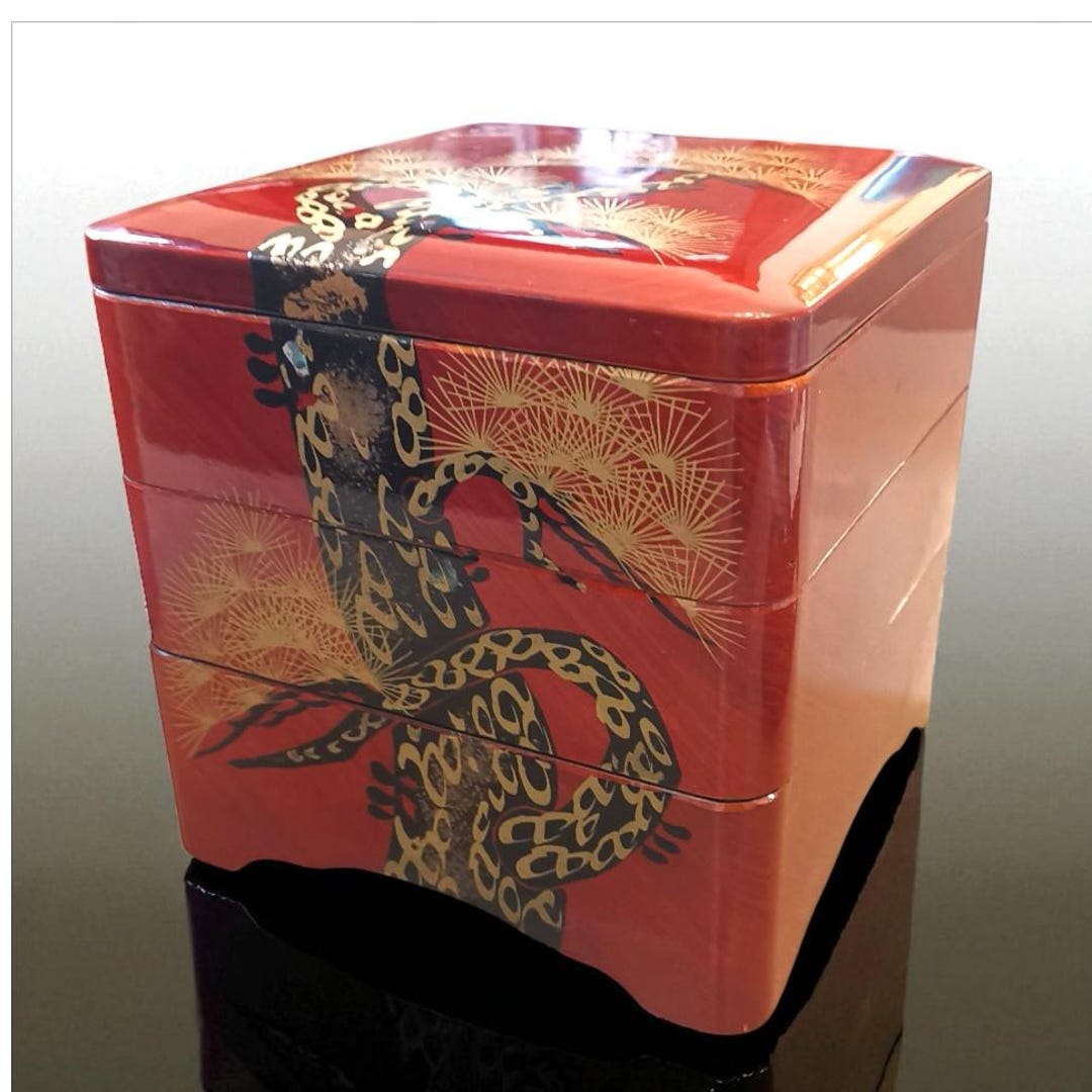 ヴィンテージの赤い漆塗りの重箱、金の松の木、日本の重箱 - Etsy 日本
