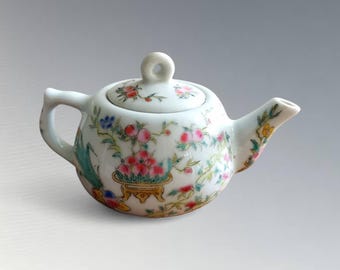 Vintage Chinese Ceramic Teapot: Floral Painted Oriental Decor