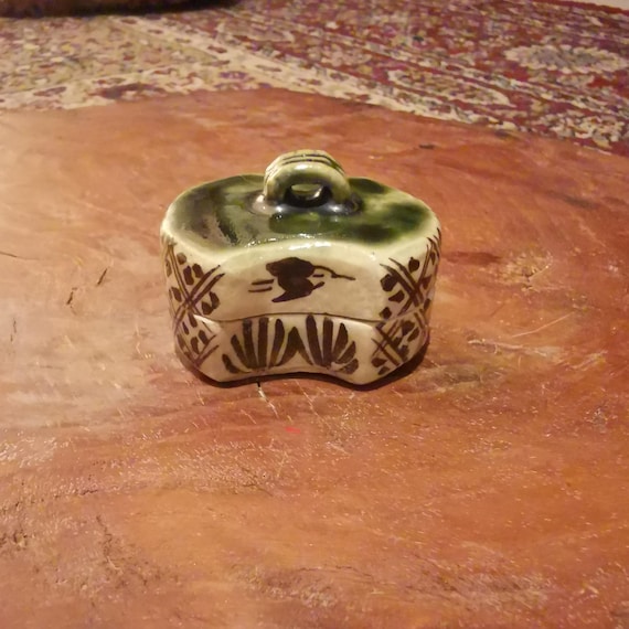 J-41 香合　織部焼　茶道具　アンティーク　インテリア　雑貨　美術品　工芸品 J-41 香合 織部焼 茶道具 アンティーク インテリア 雑貨 美術品