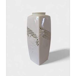 Vintage japanese Ikebana vase, white crafting Japanese vase, porcelain vase, collectible carve vase, home decor, collectible retro vase