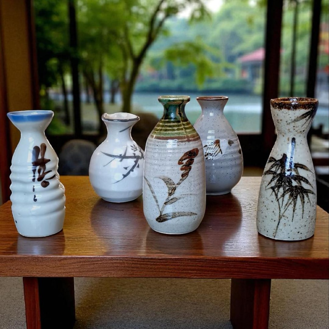 Japanese Ceramic Sake Bottles, Hand-painted Tokkuri, Vintage Set Japanese Ceramic Sake Bottles, Hand-painted Tokkuri, Vintage Set