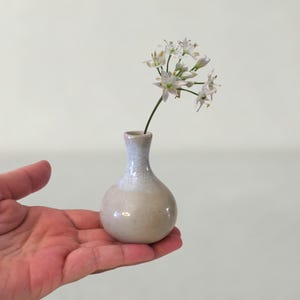 Mały japoński wazon ceramiczny, pracownia ceramiczna