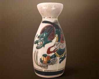 Bouteille de saké vintage Dragon Kutani, céramique peinte à la main, Tokkuri, 1926-1989