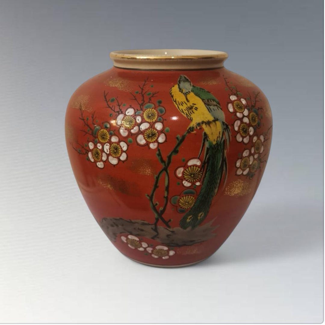 ヴィンテージの日本製壺、九谷焼の花瓶、梅の花鳥模様、手描きの日本の