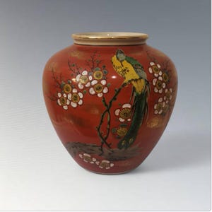 Kutani Ware Flower Vase Plum Blossom Bird Design, Satsuma vase, Japan, red vase, vintage vasel, collectible vase, hand painted, home decor