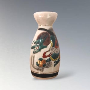 Japanese dragon hand painted sake bottle, japanese tokkuri,  japanese vintage ceramic tokkuri, nihonshu, Porcelain Ceramic, dragon, kutani