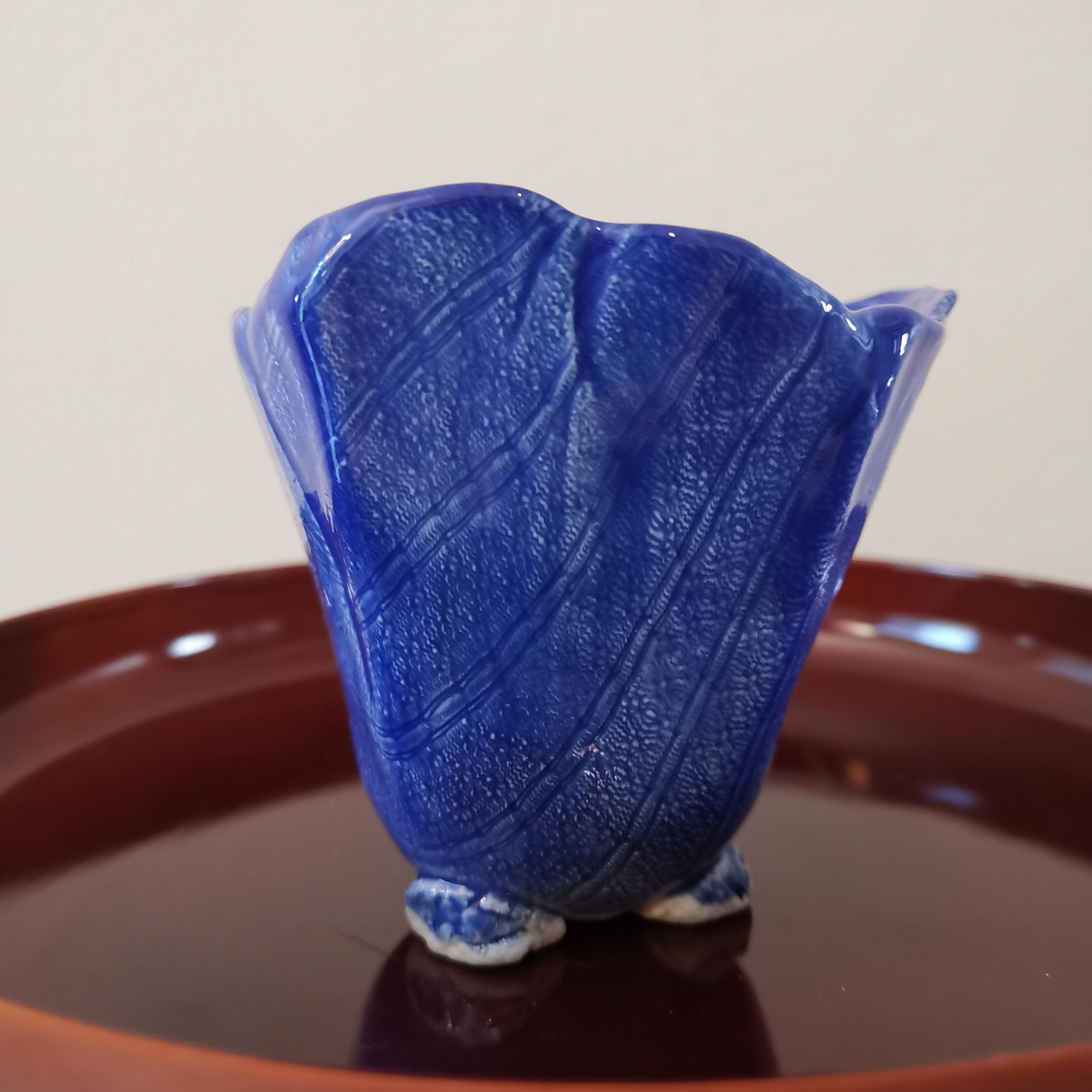 青い陶器のボウル 手作りの青い粘土のボウル、日本の陶器、葉のデザイン - Etsy 日本
