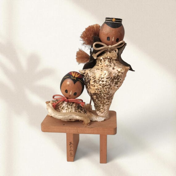 Vintage Japanese Kaizaiku Shell Art Dolls, Atami Folk Art