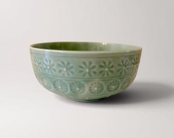 有田焼 青磁花瓶 香山窯 手彫花器 - Etsy 日本