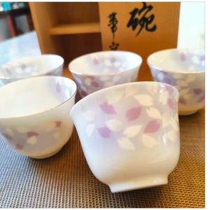 Set of 5 Yunomi, Japanese porcelain tea cups, Japanese sen-cha tea cups, flowers porcelain teacups, oriental tea cup, gyokuro green tea cup