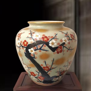 ヴィンテージ九谷焼花瓶、梅の花、春、手描きの日本の磁器