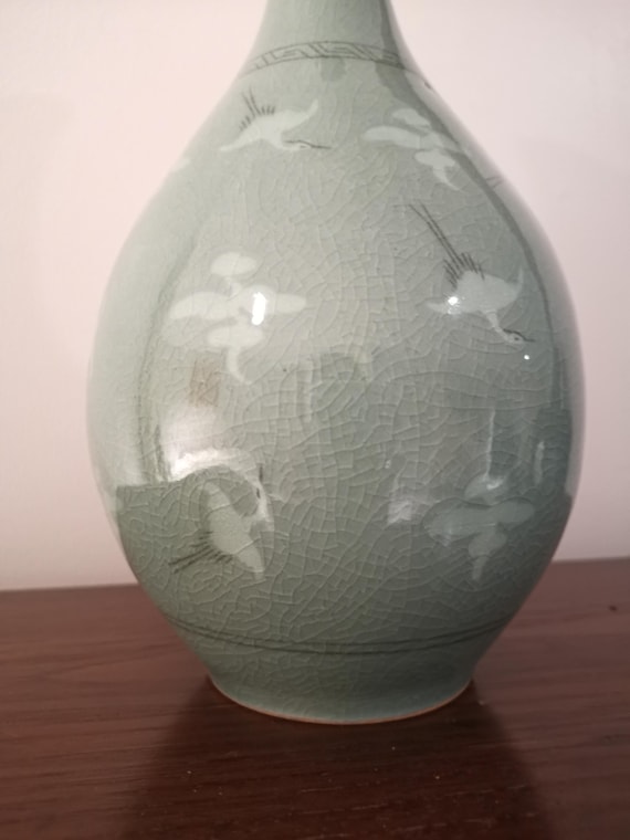 淡い緑色の鶴絵陶器花瓶 高麗青磁花瓶、東洋鶴陶器、署名入り - Etsy 日本